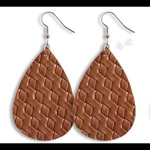 🎉HPx2🎉Bundle Earrings NWT ❤️